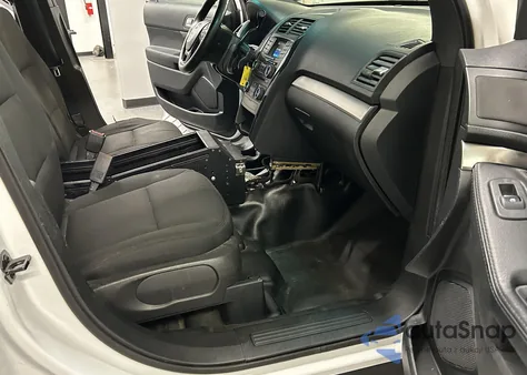 2016 Ford Police Interceptor z USA, uszkodzony, nr VIN 1FM5K8AR8GGD05710